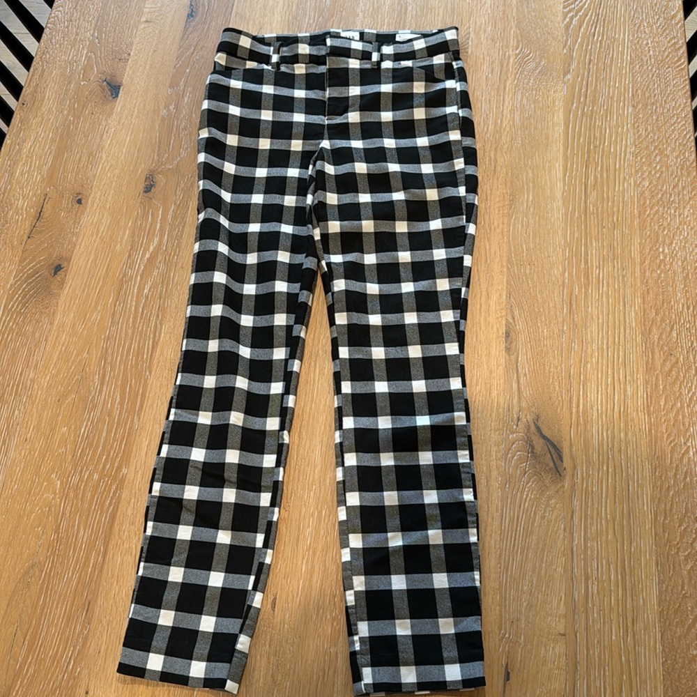 Gap women’s signature skinny ankle pant